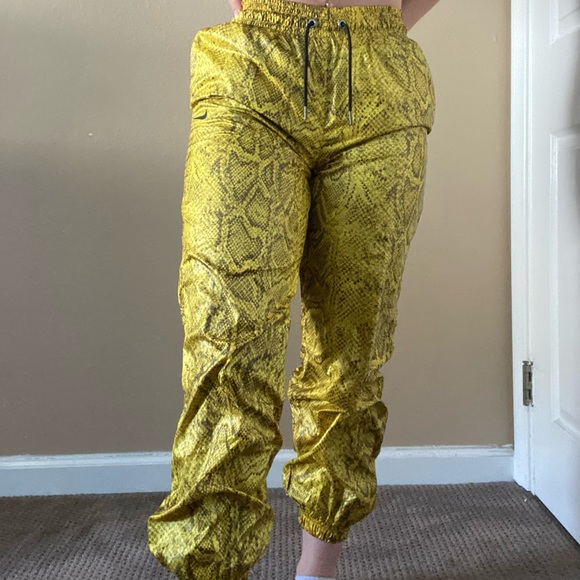 Nike Pants - NIKE sportswear pants